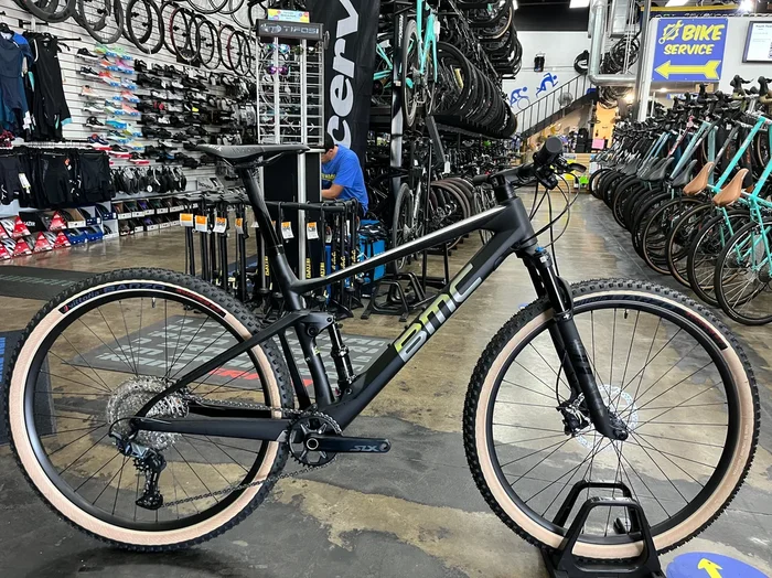 BMC Fourstroke 01 THREE Shimano SLX – Black 2022