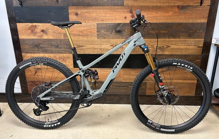 PIVOT – SHUTTLE SL – PRO X01 (eMTB) (color options)