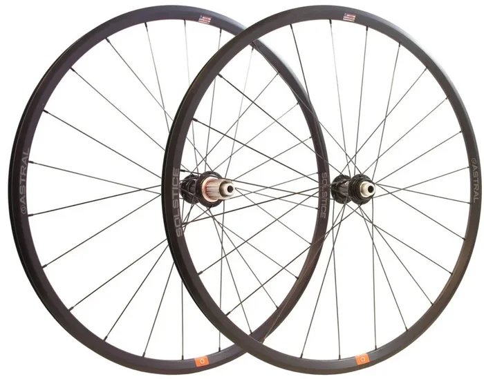 Solstice Disc Wheelset, Astral Approach Hubs